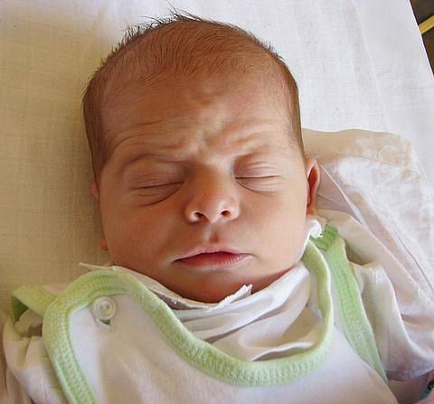 Elišce Kováčové z Teplic se v ústecké porodnici 1. 10. ve 23.04 hodin narodil syn Matěj Nedvěd. Měřil 51 centimetrů a vážil 3,8 kg.