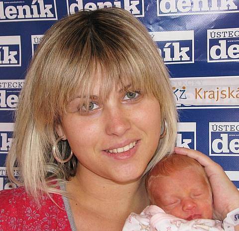 Michaela Kršňákové z Teplic se v ústecké porodnici 27. 10. ve 2.53 hod. narodila dcera Karolína Kršńáková. Měřila 42 cm a vážila 1,8 kg.