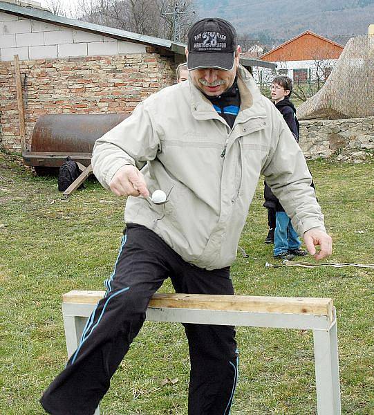 V HÁJI SE ODEHRÁLA NELÍTOSTNÁ BITVA HASIČSKÝCH KLANŮ