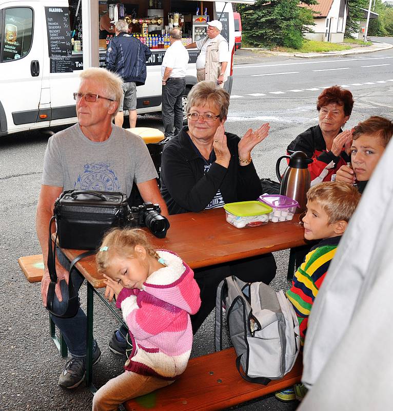 Česko-německá slavnost Hraniční buk na Cínovci.