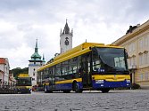 Hybridní trolejbus, který dokáže dojet na baterie i do míst, kde není trolejové vedení.