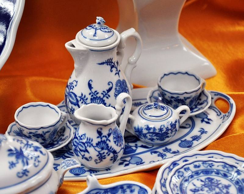 V Dubí byl slavnostně otevřen „Dům porcelánu s modrou krví“