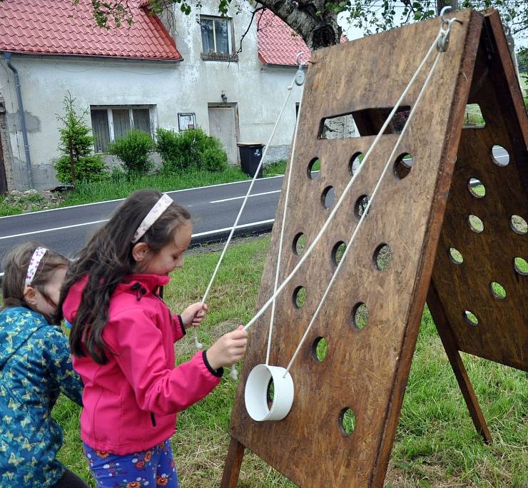 Vítání léta ve Fojtovicích.