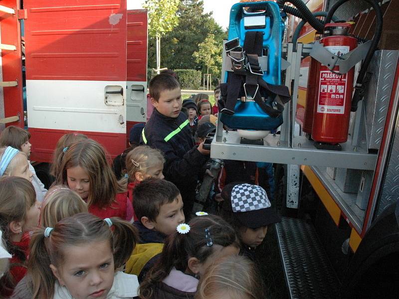 Den otevřených dveří u hasičů v Oseku