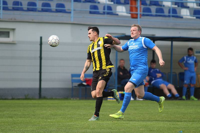 I. B třída: Duchcov (v modrém) - Vroutek 3:6