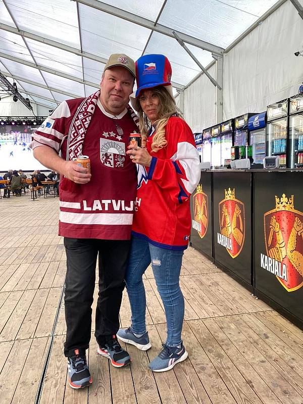 Erik a Michala Antalovi z Teplic v dějišti MS v hokeji Dánsko a Finsko.