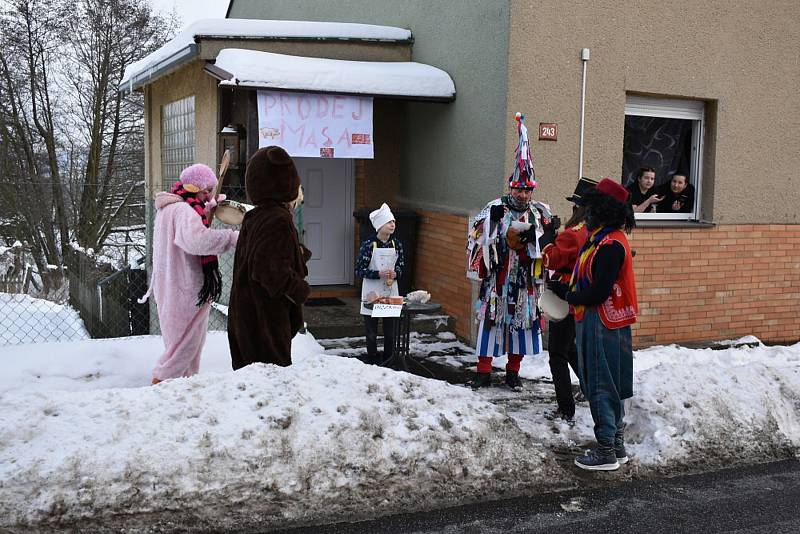 Masopust v Háji u Duchcova, kvůli koronavirové době v omezené podobě.