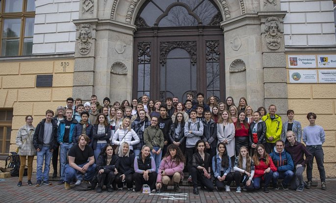 Studenti Gymnázia Teplice a jejich přátelé z Norska a Islandu se společně vydali na cestu za zdroji energie v České republice.
