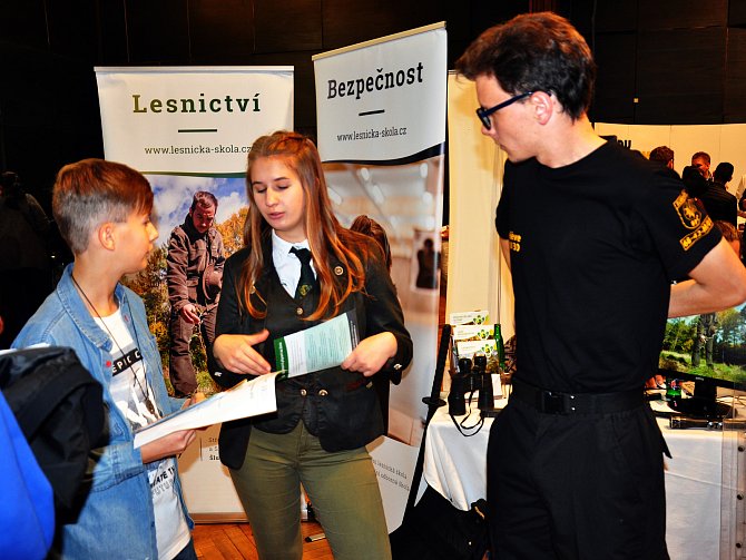 Na veletrhu Šance v Teplicích získali žáci informace o studiu.