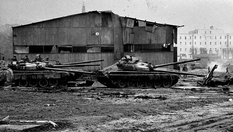 V Bohosudově se v roce 1991 roztrhl sovětský tank a bylo usmrceno 17.vojáků. Major Bilický zachránil svou odvahou další životy. Na snímcích jsou také odjíždějící vojáci z Bohosudova a zbytky kasáren-