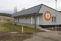 Nové kabiny na fotbalovém hřišti v obci Suché (Modlansko).