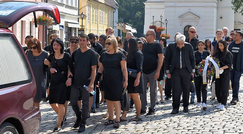 Poslední rozloučení a pohřeb Stanislava Tomáše v Teplicích