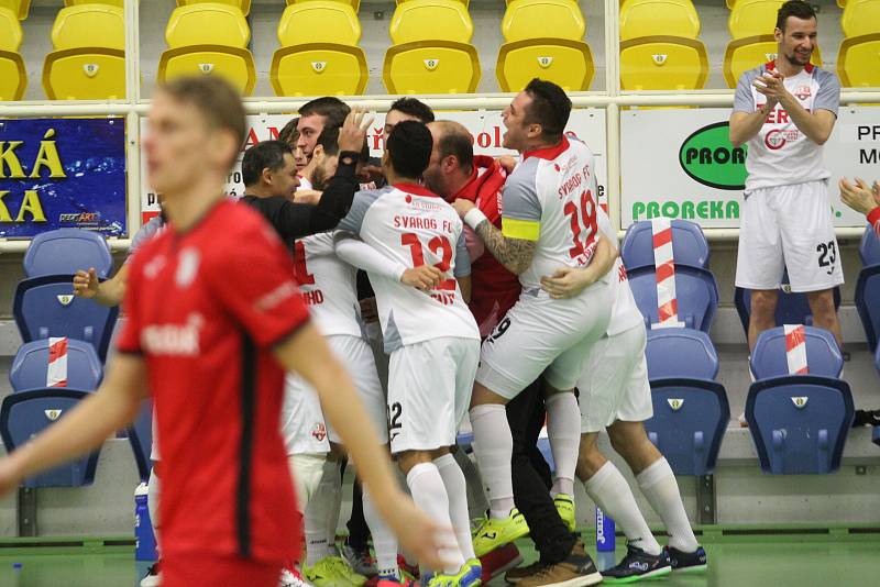 Teplice v šlágru kola porazily doma Chrudim (v červeném) 2:0.