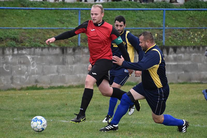 Sport fotbal OP Teplicko Bořislav (tmavá) vs. Kostomlaty