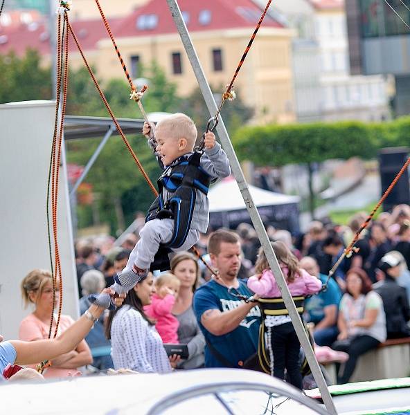 Přes tisíc lidí navštívilo čtvrtý ročník festivalu Teplice free LIVE, který se odehrál v sobotu na náměstí Svobody.