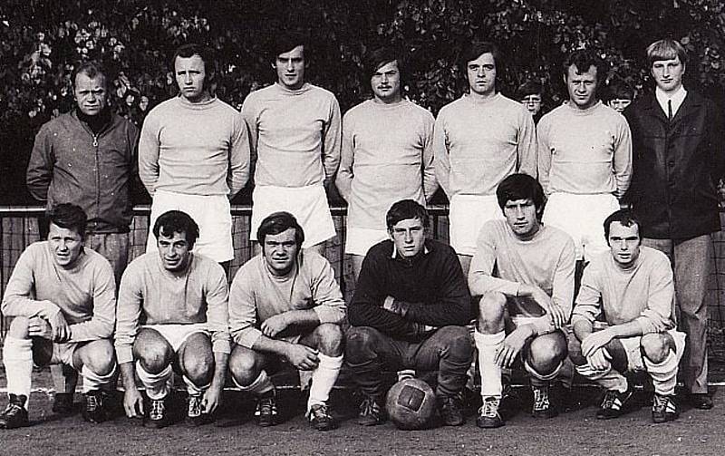 Mužstvo Baníku Lom z roku 1970.