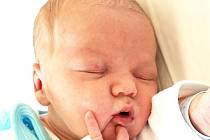 Tobiáš Uher se narodil Lucii Hauptmanové a Petru Uherovi 23. července  v  ústecké porodnici v 21.00 hodin. Měřil 51 cm, vážil 3,95 kg.