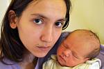 Mamince Radce Pilzové z Bíliny se 10. dubna ve 21.55 hod. v teplické porodnici narodil syn Roman Pilz. Měřil 48 cm a vážil 3,35 kg.