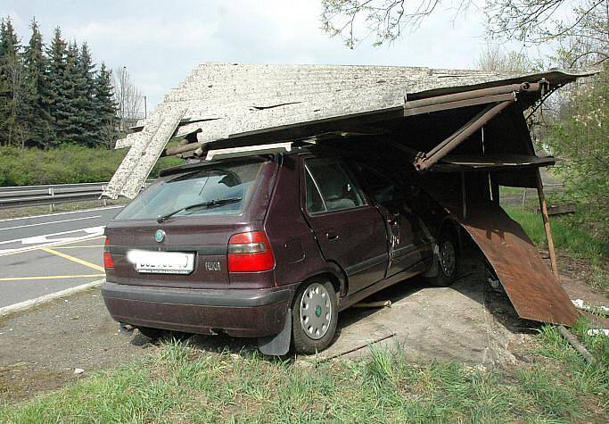 Dopravní nehoda u Kladrub