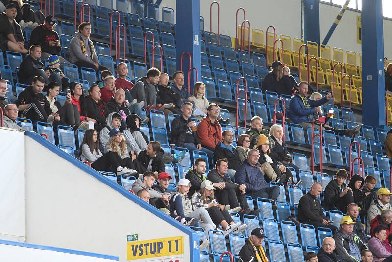 Diváci na fotbale Teplice - Pardubice