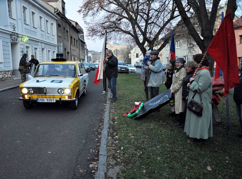 Vzpomínková akce v Hrobu k 30 letům od sametové revoluce