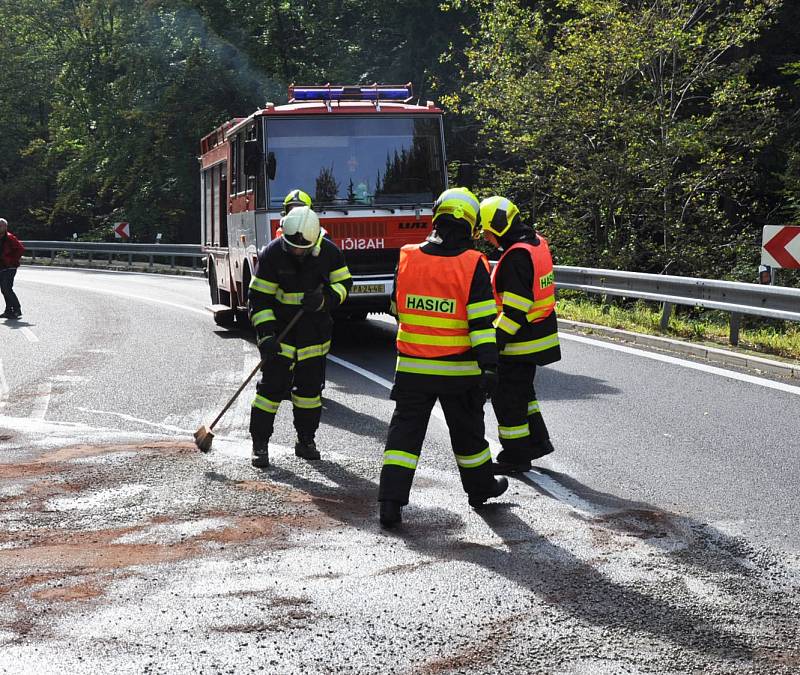 Nehoda motorkáře u nádraží v Dubí, směr Cínovec.