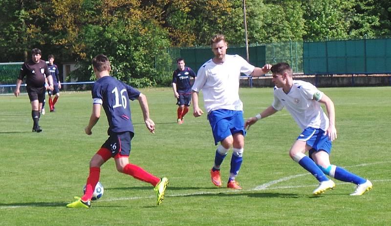 Utkání TJ Proboštov - Junior Děčín rozhodl až penaltový rozstřel, ve kterém byli úspěšní domácí.