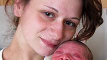 Mamince Zlatě Černé z Košťan se 24. dubna v 7.45 hod. v teplické porodnici narodil syn Alexandr Černý. Měřil 48 cm a vážil 3,15 kg.