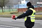 Policejní kontrola na příjezdu do Bíliny od Mostu.