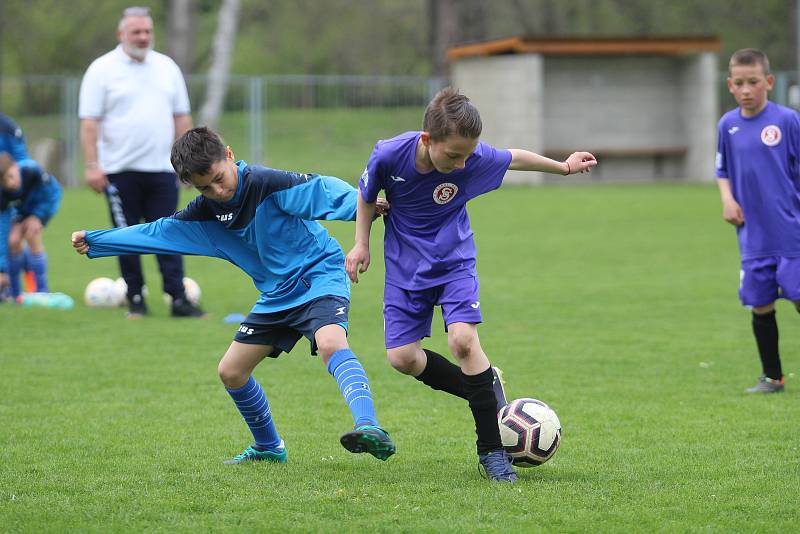 Ve Rtyni se hrál turnaj přípravek. Na zeleném pažitu se představily Košťany (ve fialovém), Krupka (v modrém) a domácí Rtyně (v červeném)