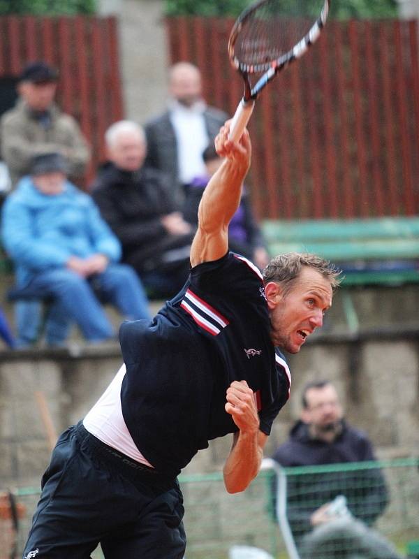 Mertl (tmavé triko) vyhrál ITF Futures v Teplicích