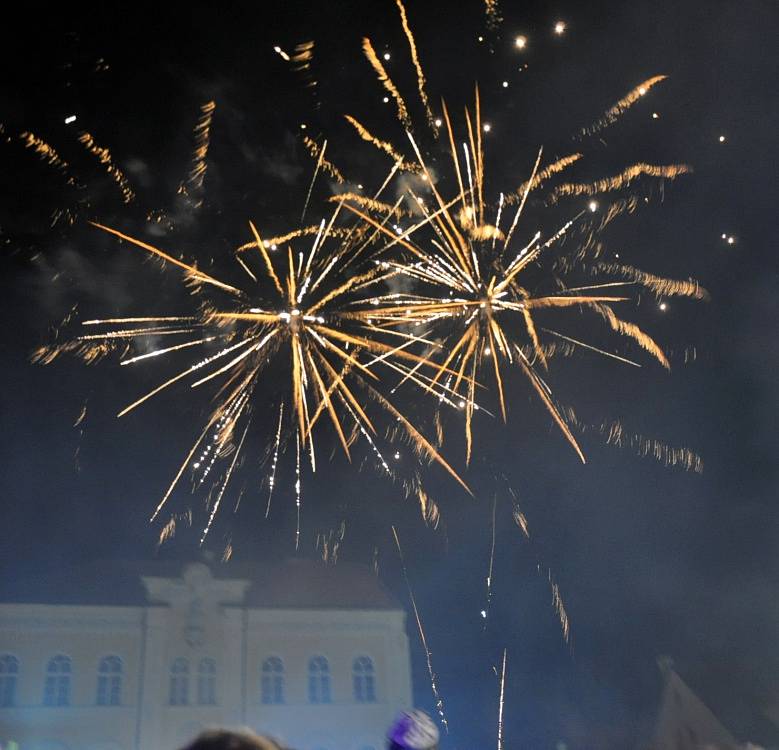 Rozsvícení vánočního stromu na Mírovém náměstí v Bílině