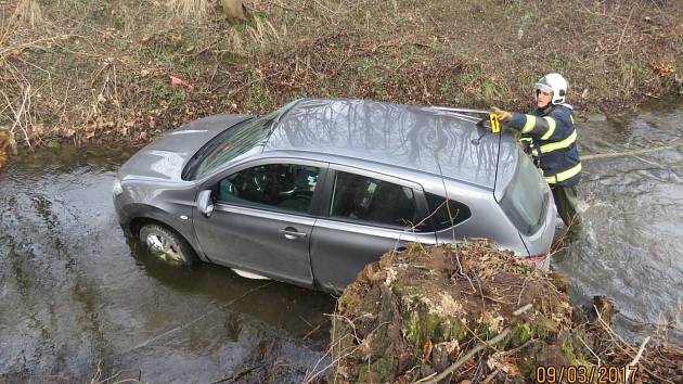 Auto v Zubřině.