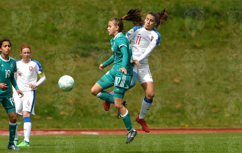 Česká fotbalová reprezentace žen U15 podlehla v Domažlicích Němkám.