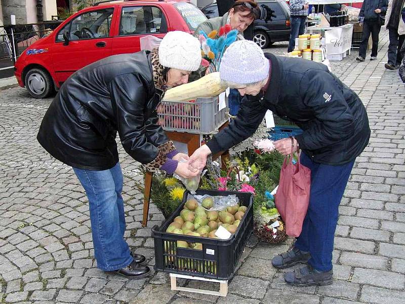 Z Farmářských trhů v Domažlicích v sobotu 22. října 2011.