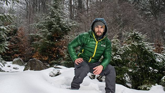 "Ze všeho nejvíc mě na tom baví toulání se v terénu, když studuji pohyb zvířete, zaznamenávám značkovací místa a rozmisťuji fotopasti," říká v rozhovoru Vladimír Čech ml.