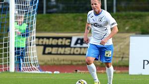 Fotbalista David Limberský bude v úvodu jarní části ČFL domažlické Jiskře chybět, je po operaci kolena.