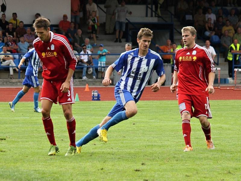 1. kolo ČFL: Jiskra Domažlice A - Slavoj Vyšehrad 2:0 (1:0).