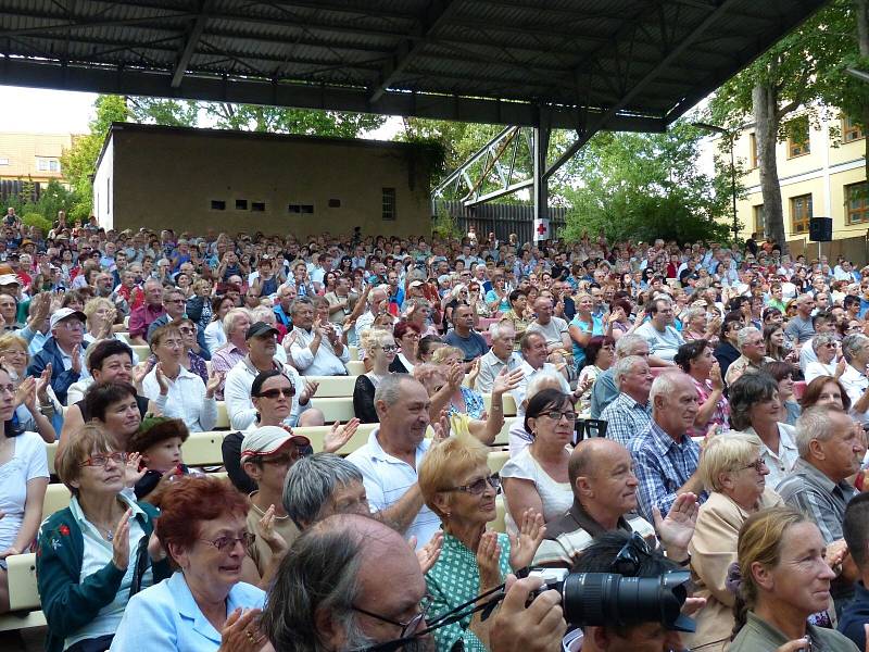 Klenotnicový pořad udělal tečku za svátkem folkloru. 