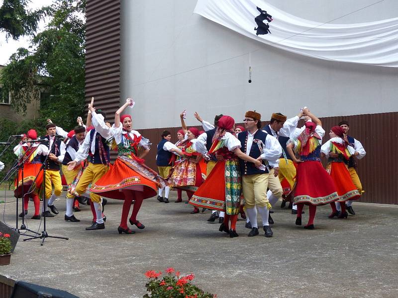 Klenotnicový pořad udělal tečku za svátkem folkloru.