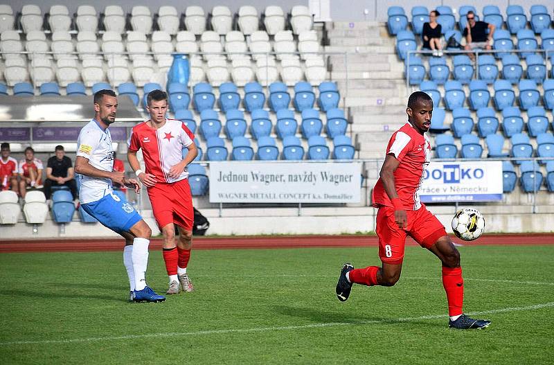 6. kolo FORTUNA ČFL A: TJ Jiskra Domažlice (na snímku fotbalisté v bílých dresech) - FC Slavia Karlovy Vary 2:2 (2:1).