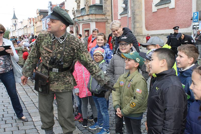 Rekonstrukce osvobození města.