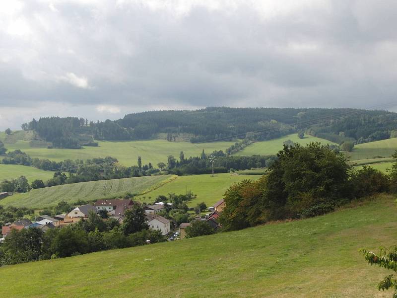 Nová vyhlídka na Kubíčkově skále nad Tlumačovem.