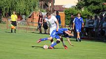 Přátelský zápas na oslavu 55 let herce Ivana Trojana v Krchlebech: šKrchlebský samet - Real Top Praha 6:10.