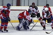 Z úvodního finálového duelu mezi hokejisty SKP Domažlice a AHC Devils Domažlice.