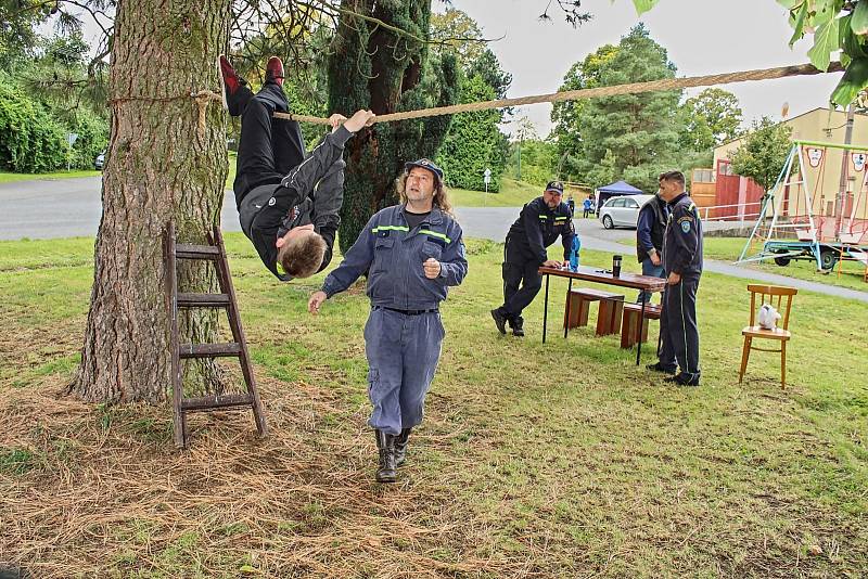 Ze závodů v Chodské Lhotě.