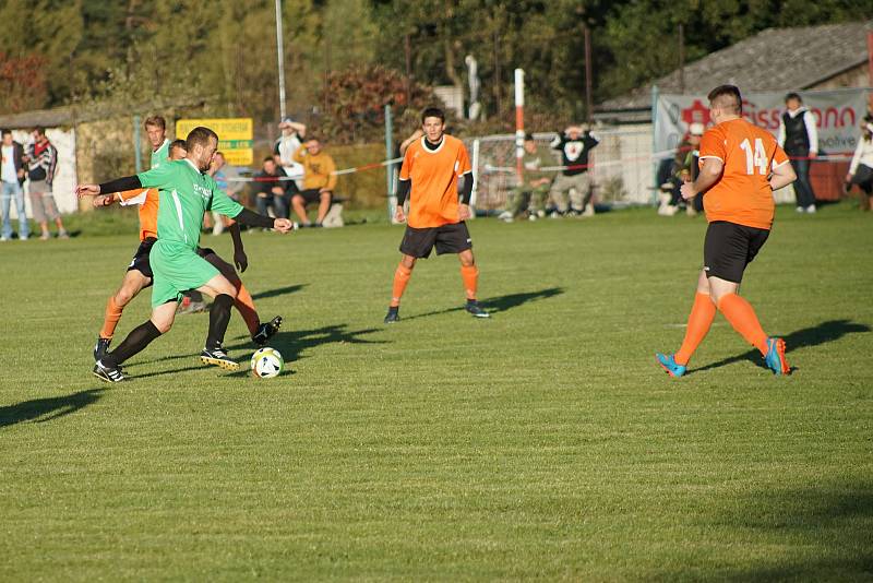 Fotbalisté Stráže podlehli na domácím hřišti Kolovči 2:7