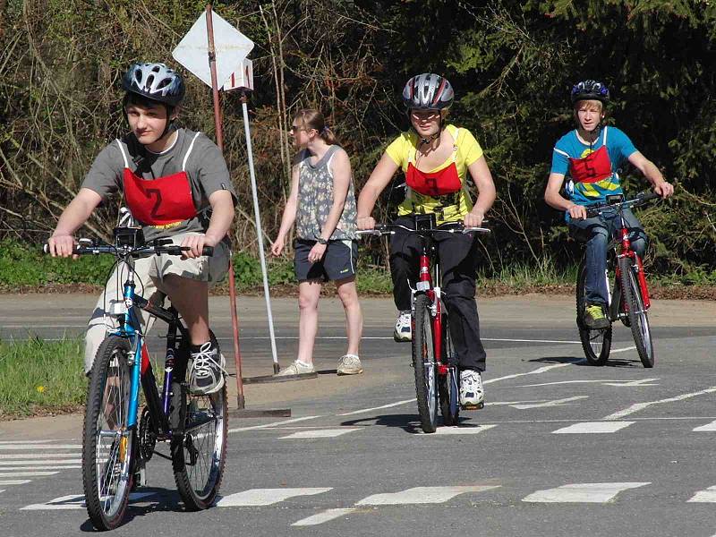 Okresní kolo dopravní soutěže mladých cyklistů.