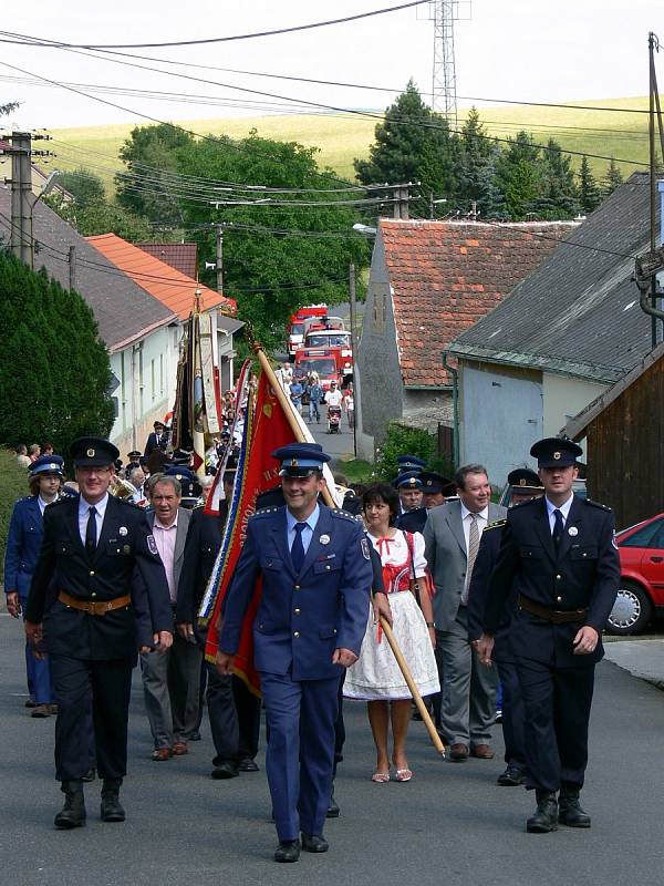 Archiv SDH v Újezdu skýtá desítky historických fotografií. Zachycují výročí, slavnosti i soutěže.