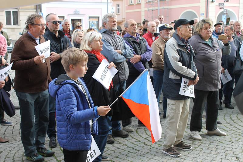 Demonstrace se uskutečnila v pondělí na náměstí Míru.